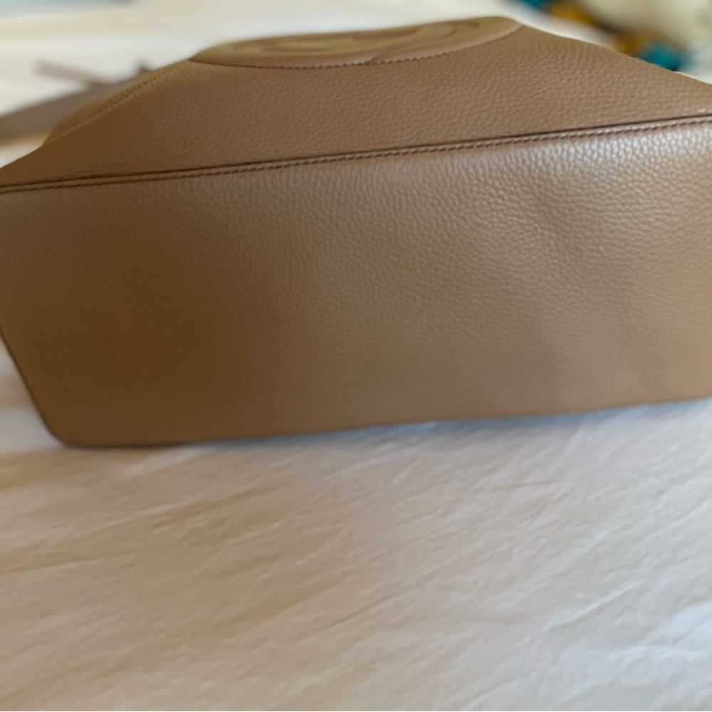 Gucci Taupe Pebbled Soho Hobo with Tassel and Gold Hardware - Picture 5 of 11